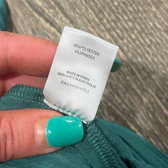 Meshki Womens Flare Pants Crinkle Pleated Slit Hem Pull-On Stretch Green Size XS - Picture 6 of 9